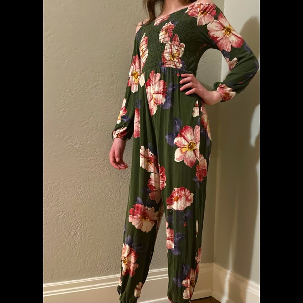 Cute flower jumpsuit